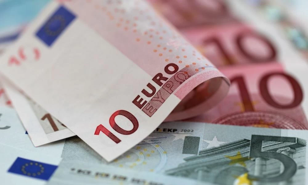 Διάθεση καινούργιων χαρτονομισμάτων 5 και 10 ευρώ από την Τράπεζα της Ελλάδος